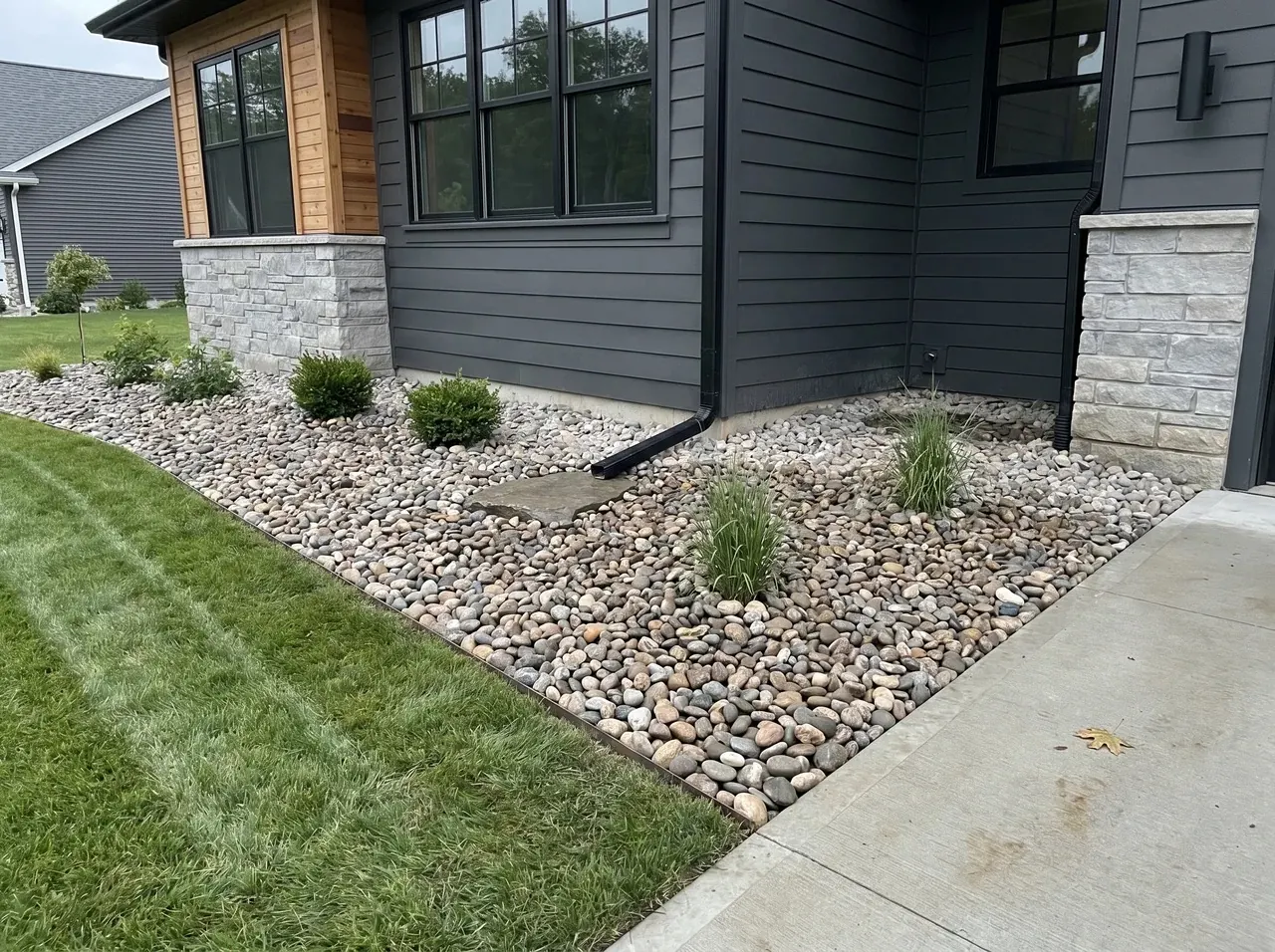River rock foundation bed
